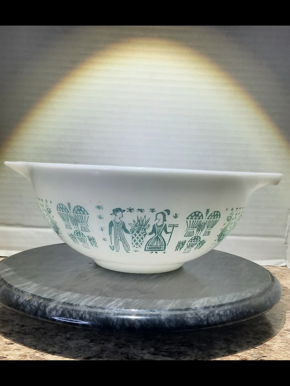 Vintage Pyrex Butterprint 443 Bowl